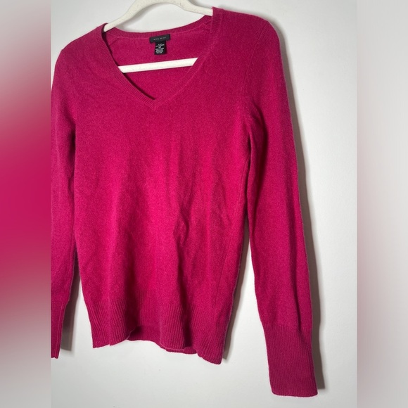 Only Mine Cashmere V-neck Sweater 2- Ply Size XS EUC - Picture 4 of 7